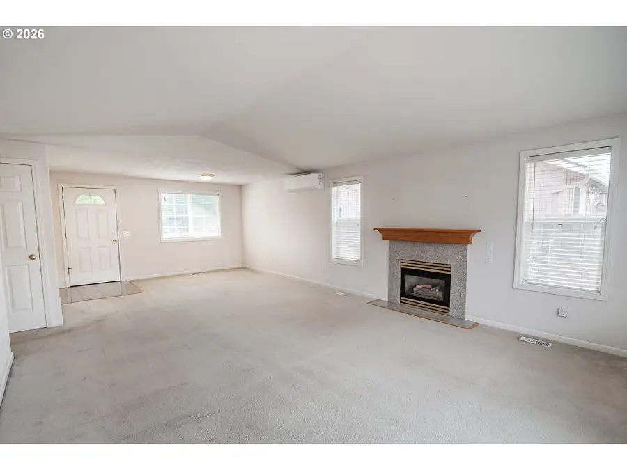 1345 Napa Valley Ln, Eugene, OR 97404 - #3