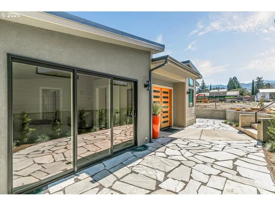 852 Oak St, Ashland, OR 97520 - #2