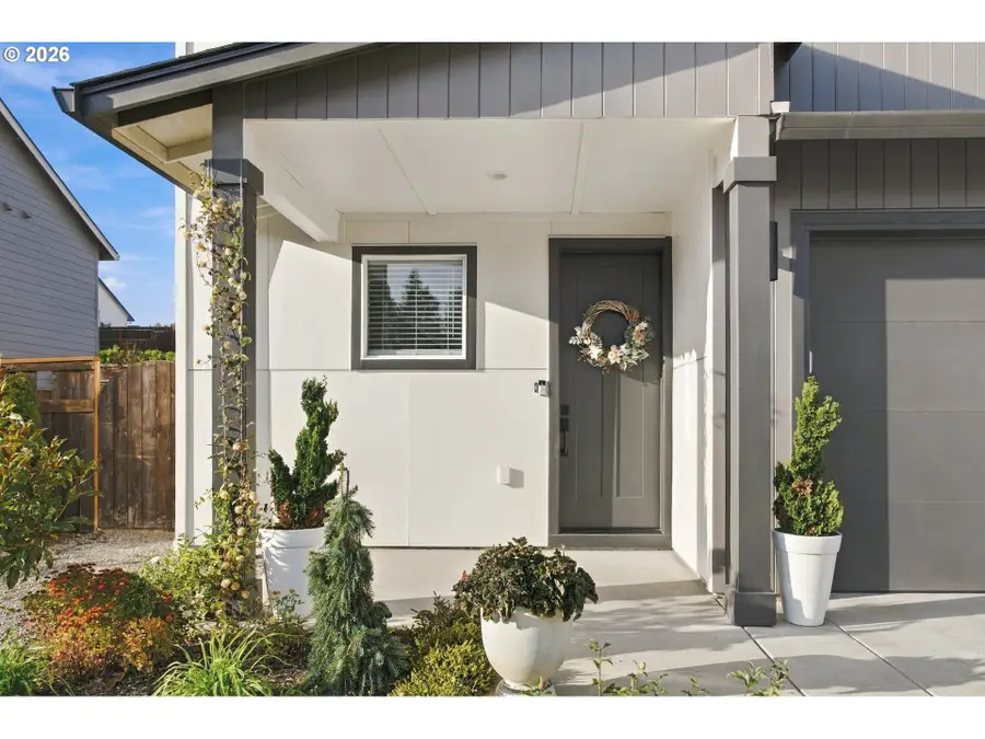 665 W 9th St, La Center, WA 98629 - #3
