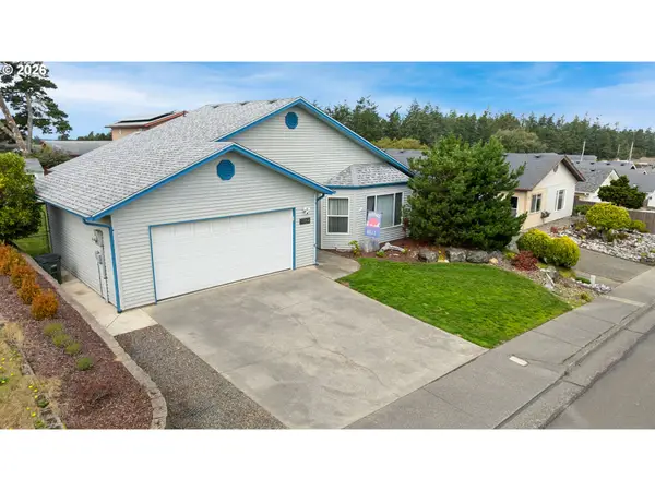 1864 Garfield St, NorthBend, OR 97459