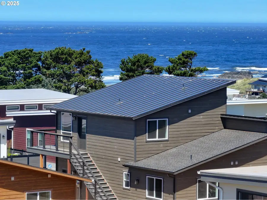 30403 Sawyer Way, Wedderburn, OR 97444 - Image #3