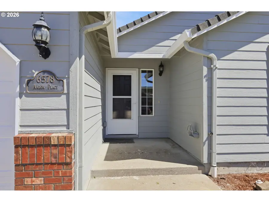 6578 Aaron Ln, Springfield, OR 97478 - #2