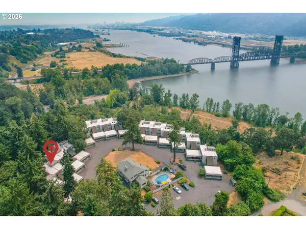 7577 N Edgewater Ave, Portland, OR 97203