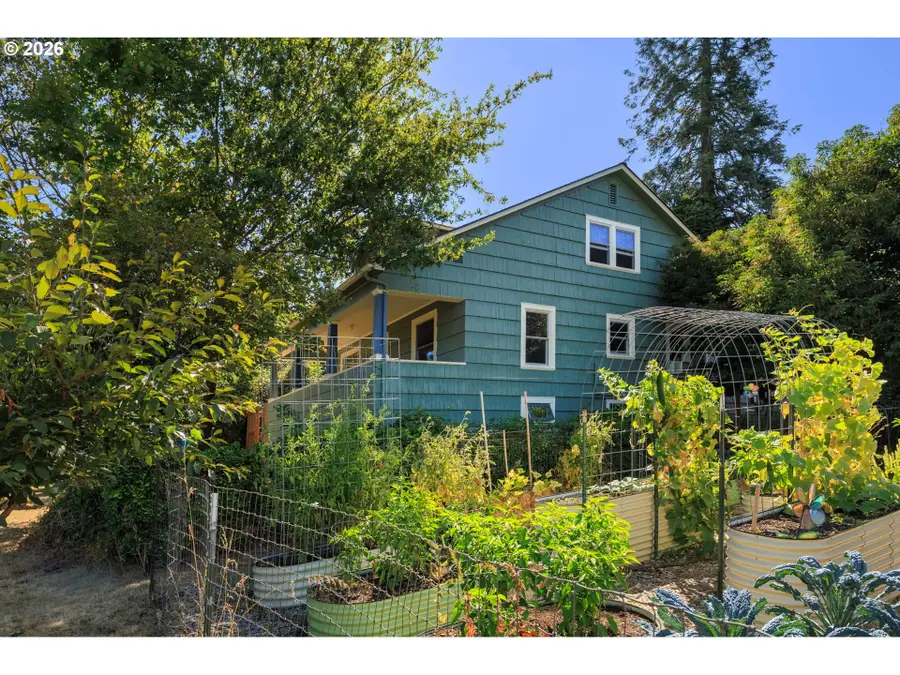 3190 W 18th Ave, Eugene, OR 97402 - #2
