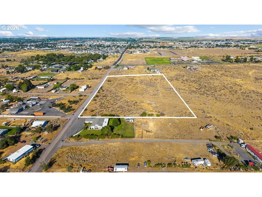 1940 NE 10th St, Hermiston, OR 97838 - #2