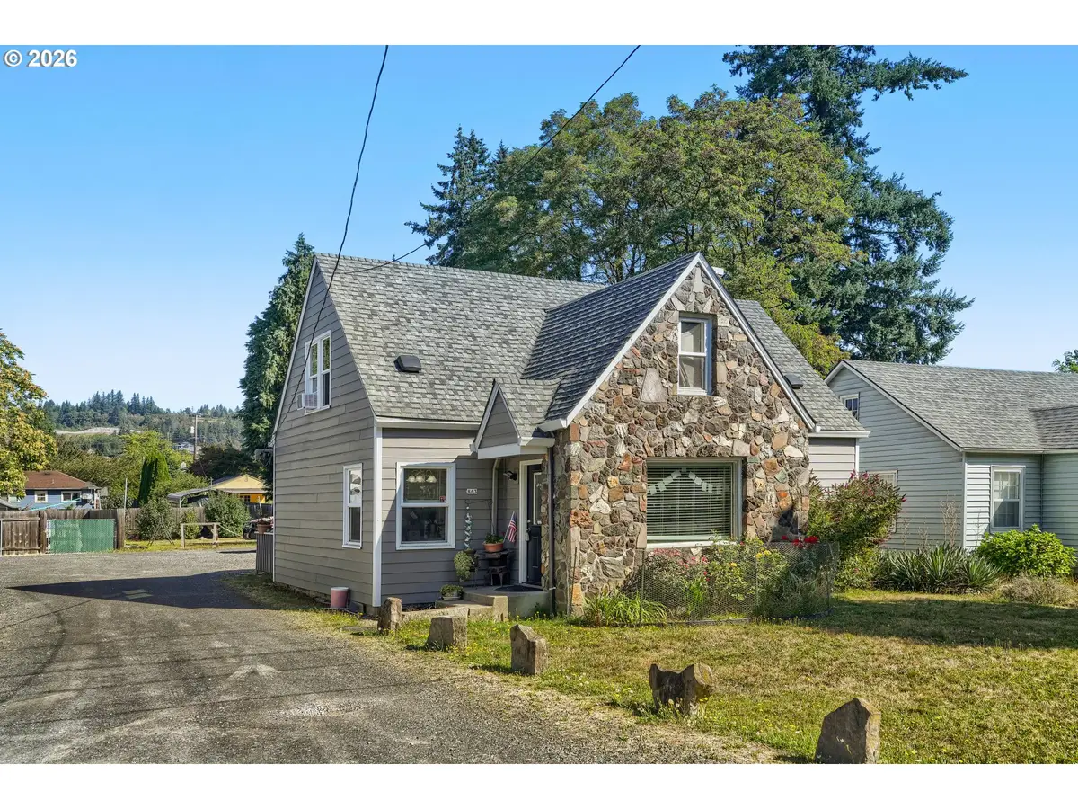863 E St, Washougal, WA 98671 - #1