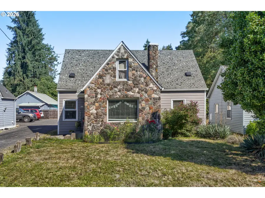 863 E St, Washougal, WA 98671 - #3