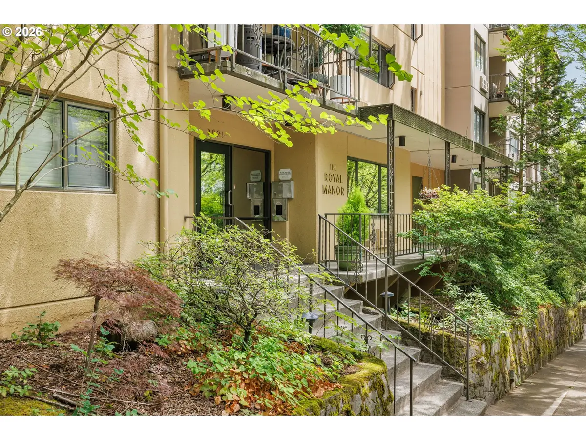 2021 SW Main St #11, Portland, OR 97205 - #1