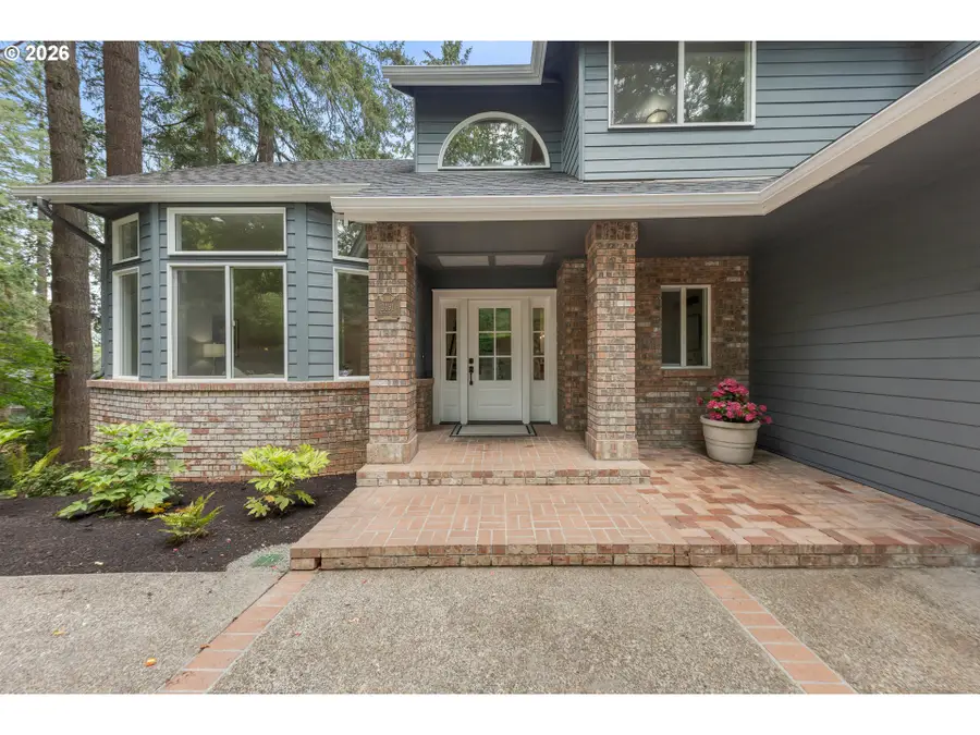 2491 Suncrest Ave, Eugene, OR 97405 - #2
