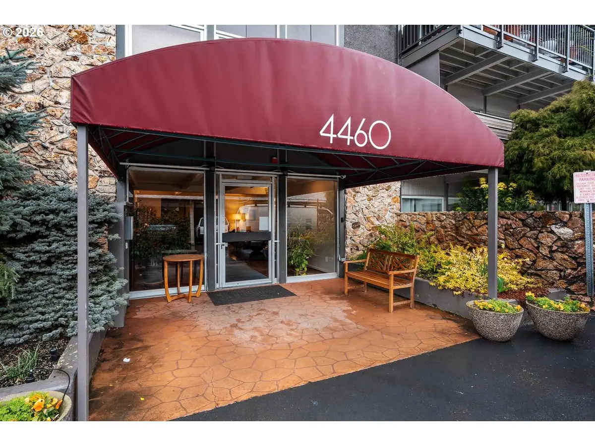 4460 SW Scholls Ferry Rd #8, Portland, OR 97225 - #1