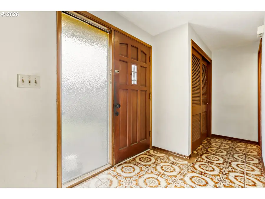 16659 SE Powell Blvd, Portland, OR 97236 - #3