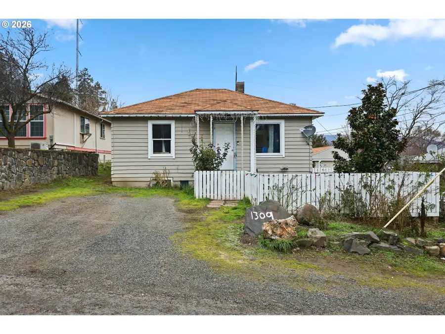 1309 Perkins St, The Dalles, OR 97058 - Image #2