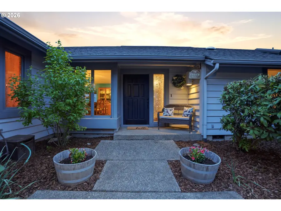 29885 Riverview Dr, Rainier, OR 97048 - #3