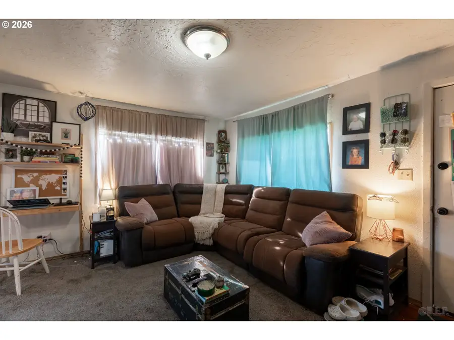 474 N 6th St, Saint Helens, OR 97051 - #3