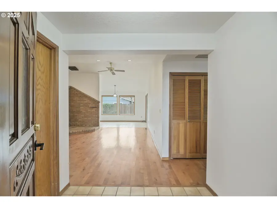 325 SW 12th Ave, Canby, OR 97013 - Image #3