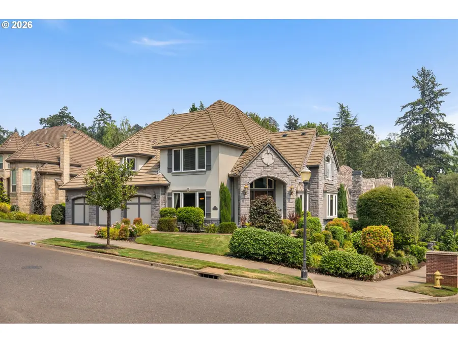 3918 Northhampton Ct, West Linn, OR 97068 - #3