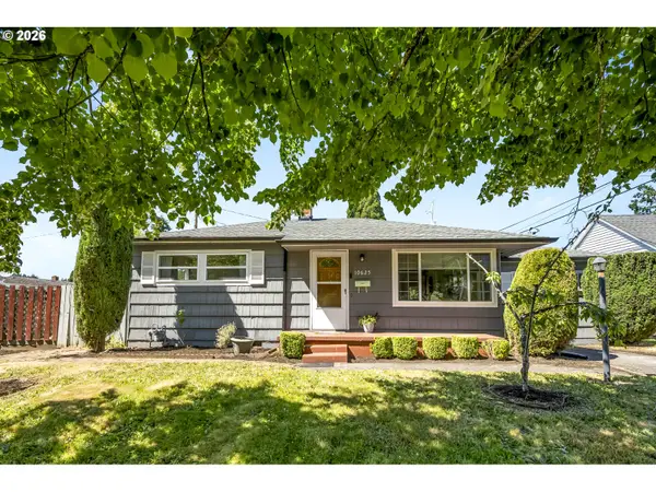 10625 NE Tillamook St, Portland, OR 97220