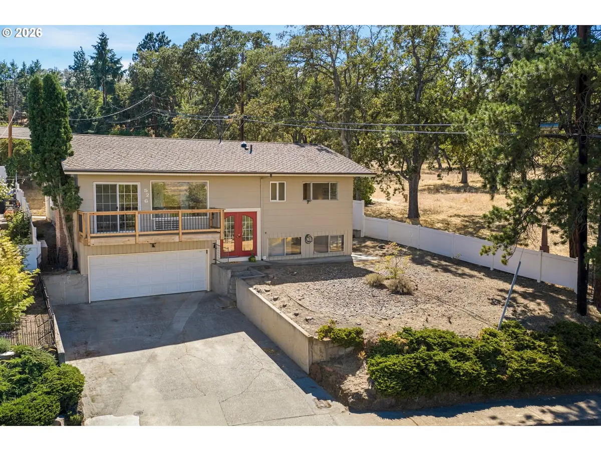 526 E Scenic Dr, The Dalles, OR 97058 - #1