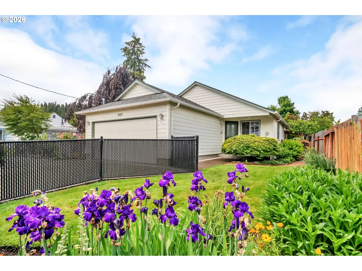 245 S 2nd St, Creswell, OR 97426 - #1