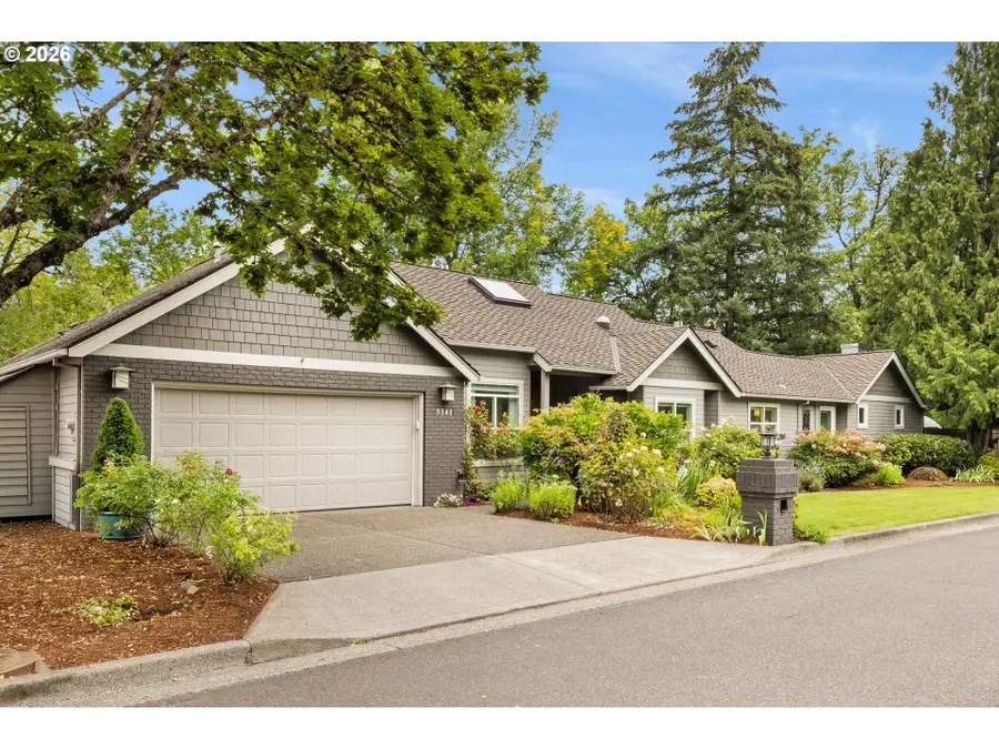 5541 Yorkshire Pl, Lake Oswego, OR 97035 - #2