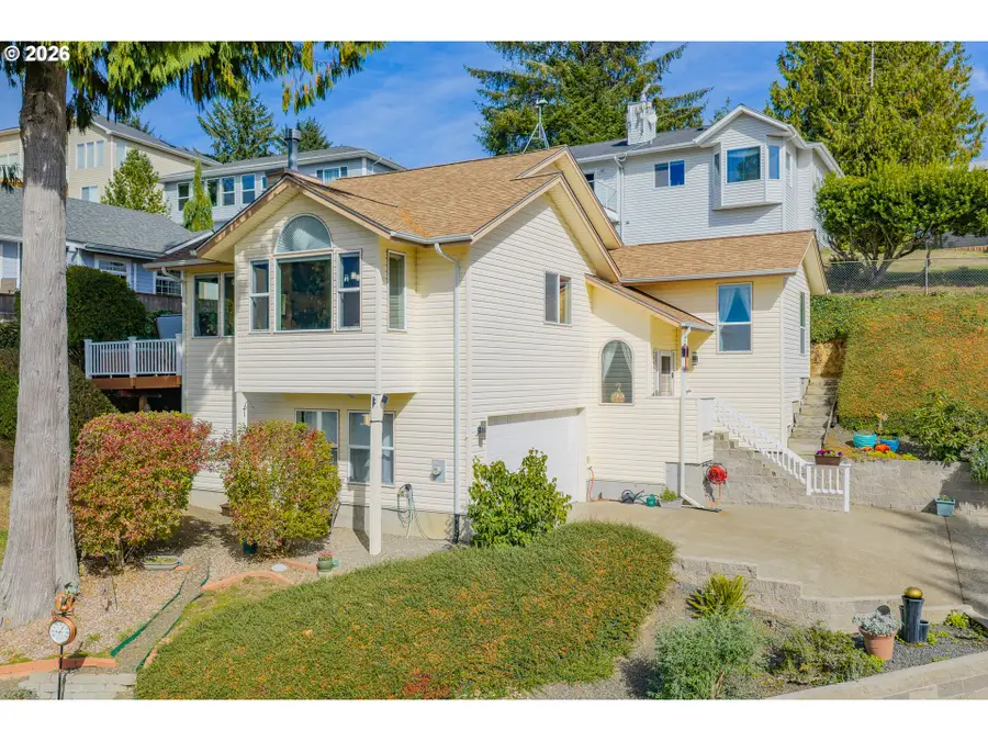 3520 Ocean View Dr, Florence, OR 97439 - #2
