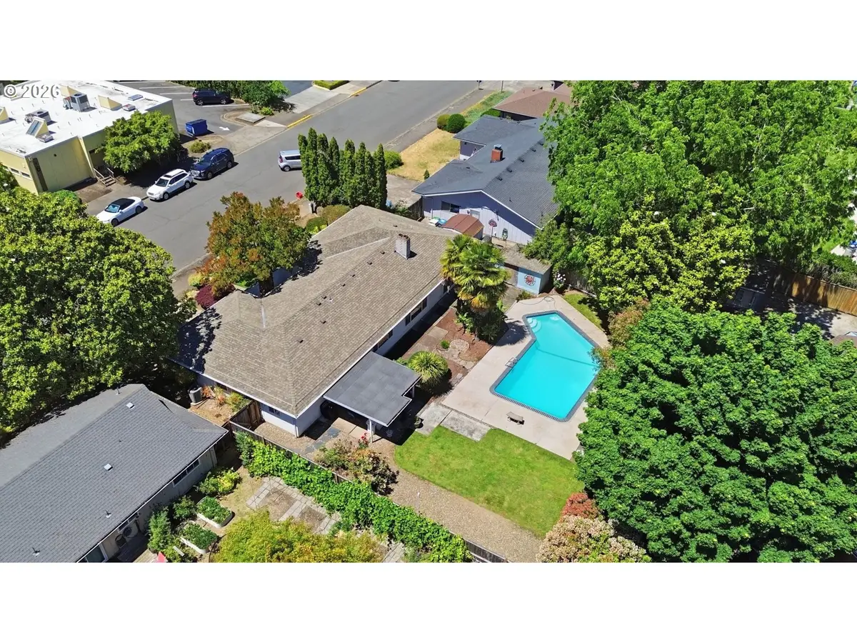 1665 Adkins St, Eugene, OR 97401 - #1