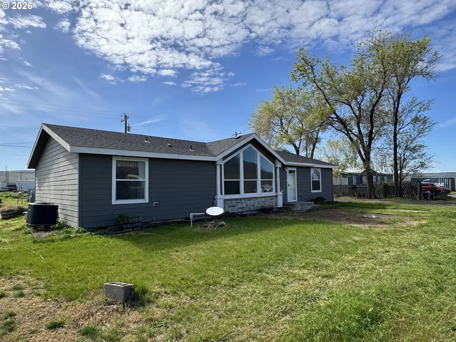 116 Kelley Ave, Roosevelt, WA 99356 - #3