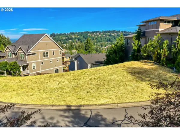 13501 SE Mountain Crest Dr, HappyValley, OR 97086