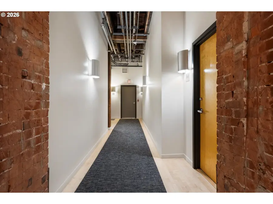 1011 NW Glisan St #203, Portland, OR 97209 - #3