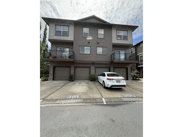 8902 NE Brentford Ter, Hillsboro, OR 97006