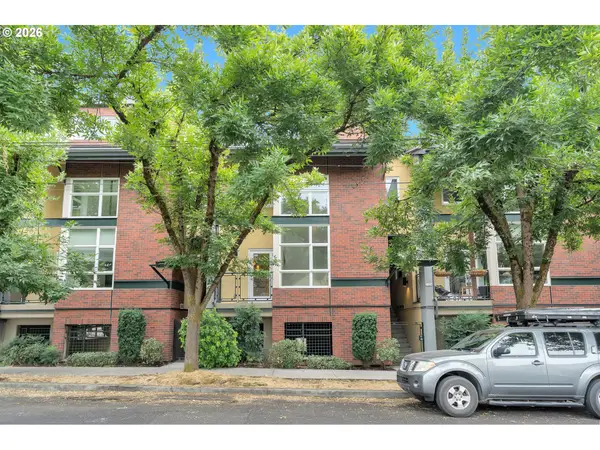 1128 NE Schuyler St #106, Portland, OR 97212