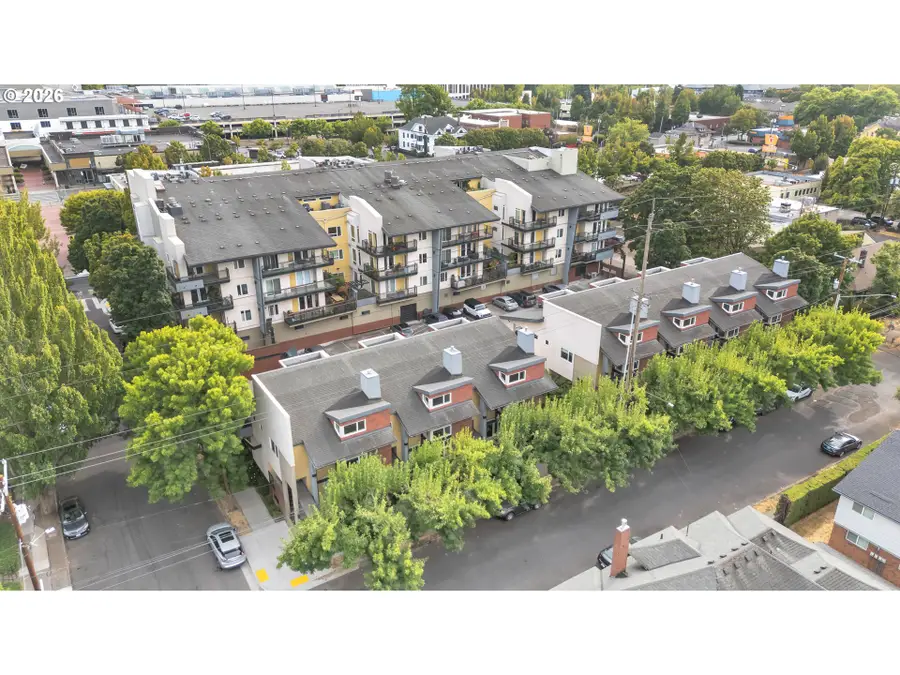 1128 NE Schuyler St #106, Portland, OR 97212 - #3