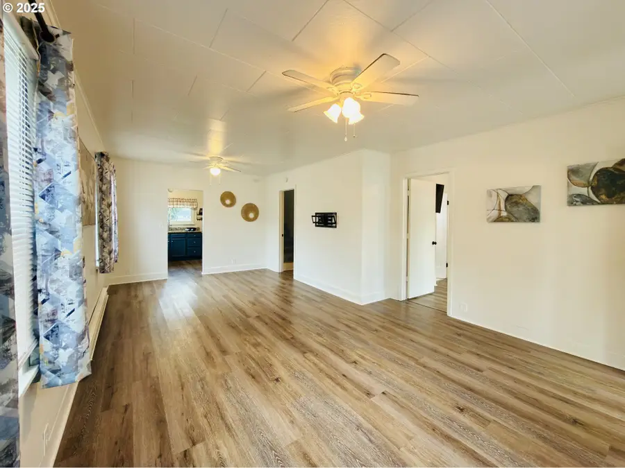 119 Williams Ave, Kelso, WA 98626 - Image #2