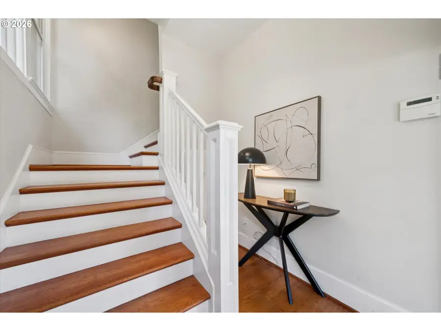 2475 NW Northrup St, Portland, OR 97210 - #2