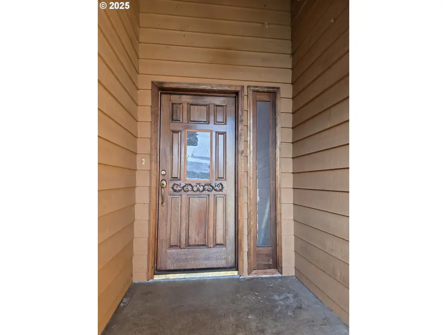 291 SE Shigley St, Winston, OR 97496 - Image #2