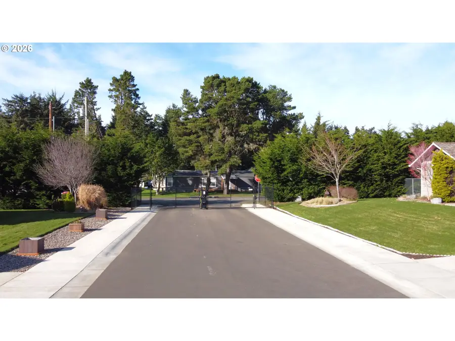 1085 Park Pl, Coos Bay, OR 97420 - Image #3