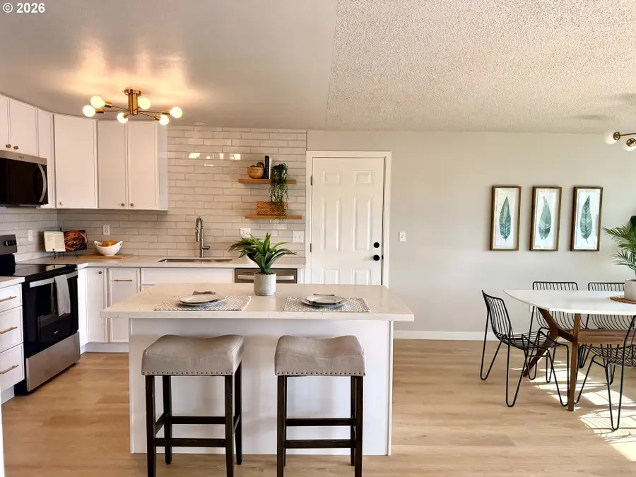 11 Berwick Ct, Molalla, OR 97038 - Image #3