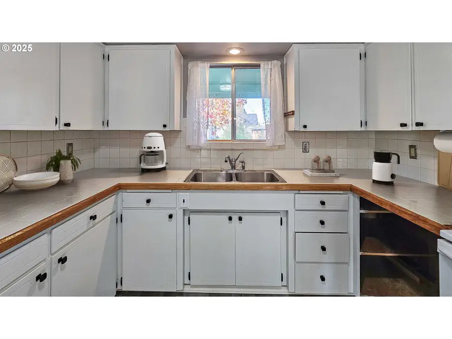 120 W Wilson, Carlton, OR 97111 - Image #3