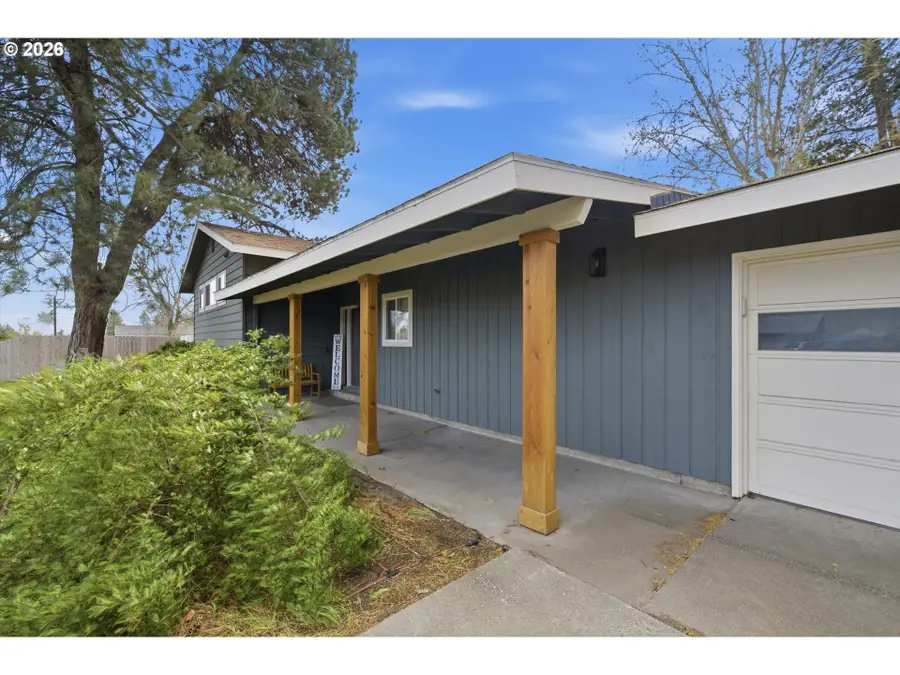 825 W Ridgeway Ave, Hermiston, OR 97838 - #2