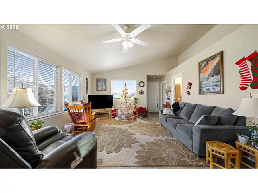 110 Teal Ct, Stanfield, OR 97875 - Image #2