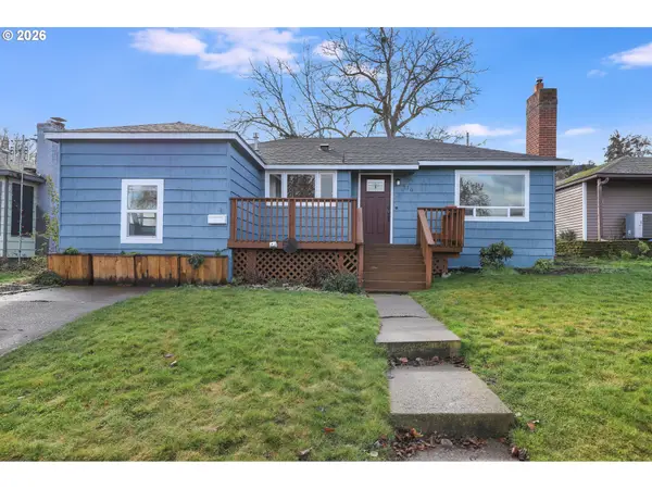 910 E 13th St, TheDalles, OR 97058