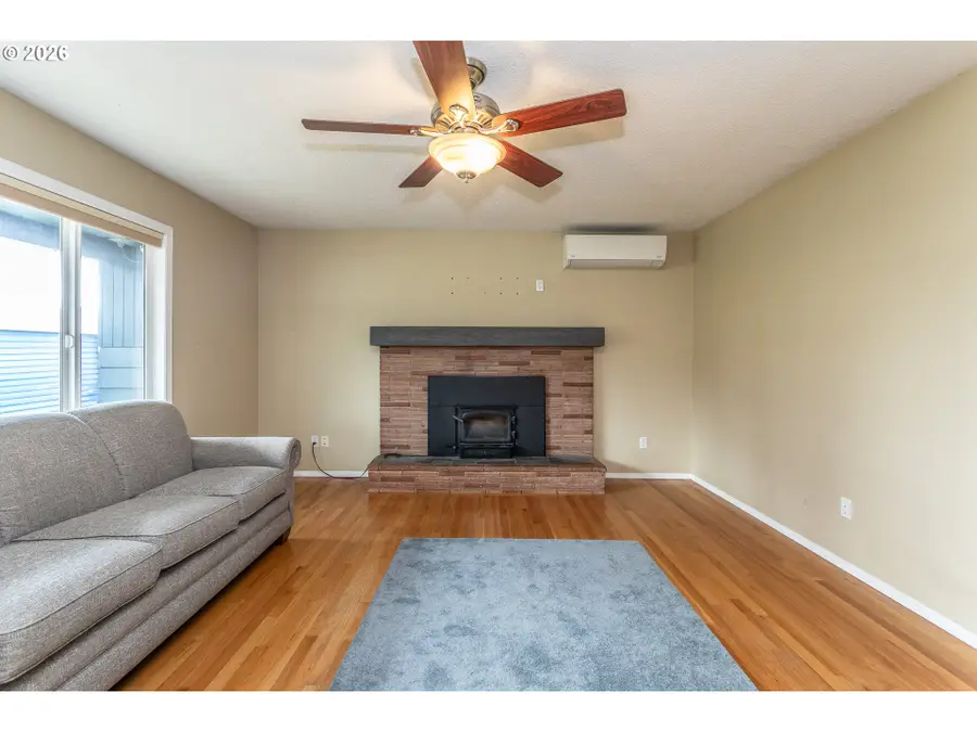 142 Belle Ct, Oregon City, OR 97045 - #2