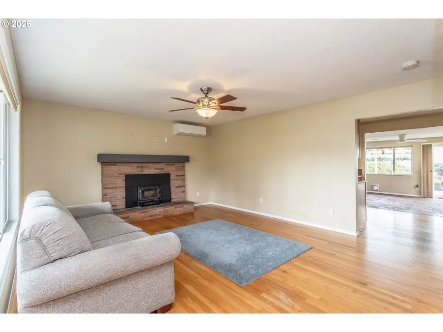 142 Belle Ct, Oregon City, OR 97045 - #3