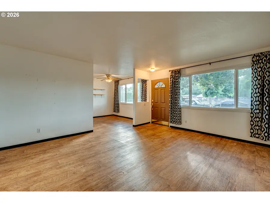 306 Beech St, Longview, WA 98632 - #2