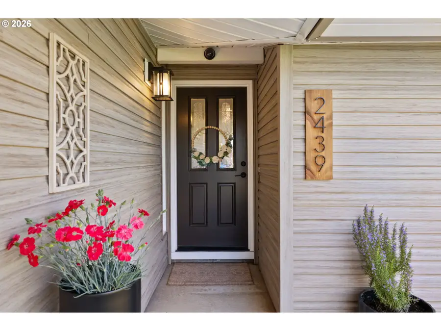 2439 SE Willow Dr, Hillsboro, OR 97123 - #2