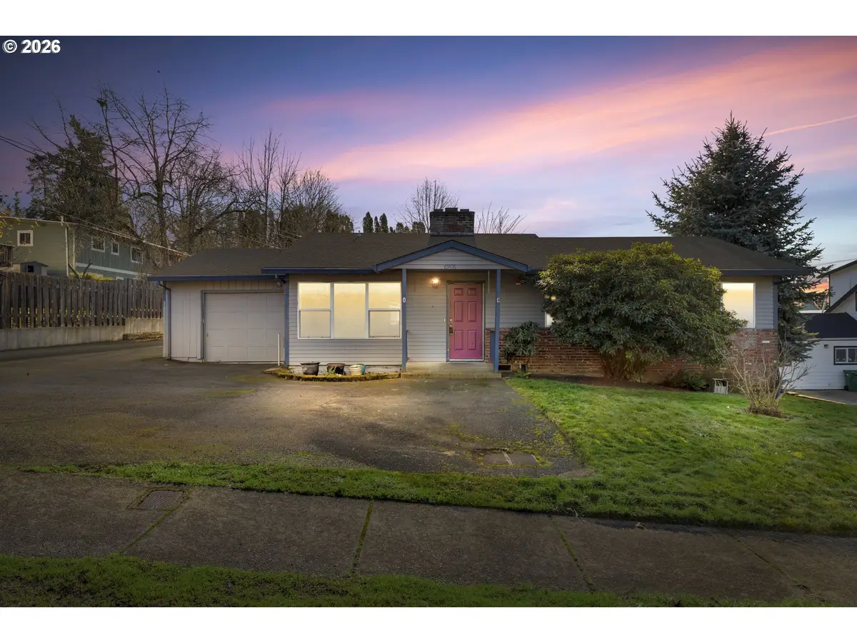 6906 SW Taylors Ferry Rd, Portland, OR 97210 - #1