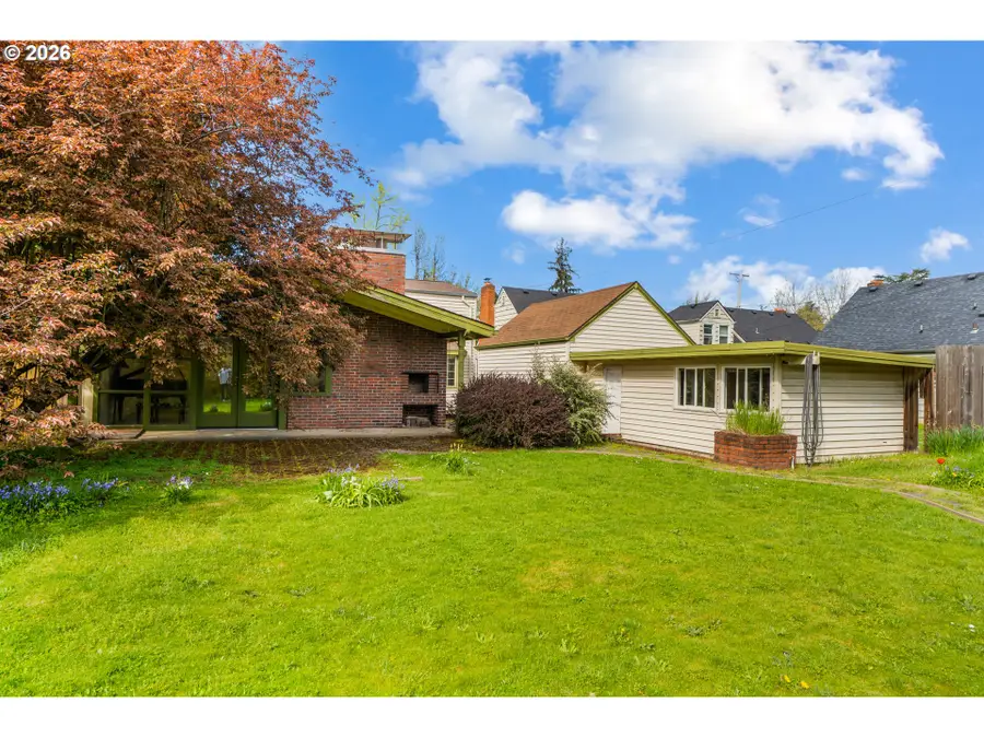 732 E 22nd Ave, Eugene, OR 97405 - #3