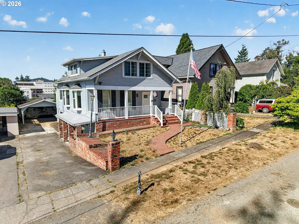 246 E Main St, Coquille, OR 97423 - #1