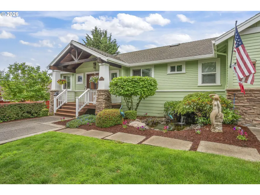 447 NW Mt Mazama St, McMinnville, OR 97128 - #3