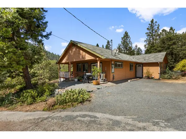 897 Savage Creek Rd, GrantsPass, OR 97527